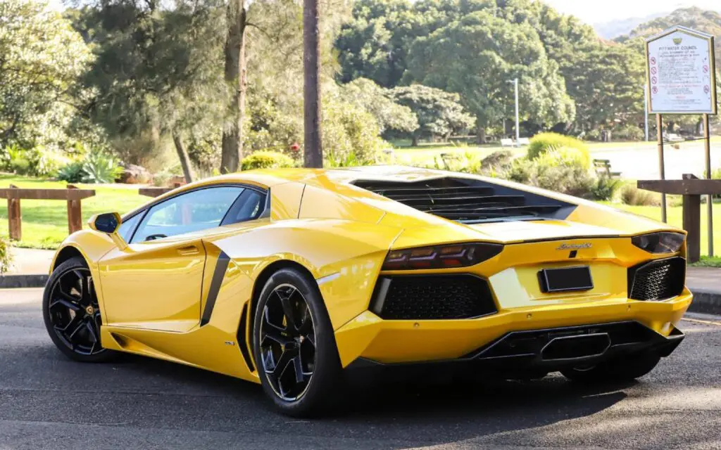 Rent a Lamborghini in Dubai 3 lamborghini 3