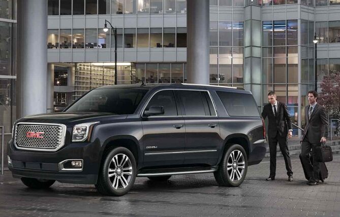 SUV 2017 Yukon Denali Full Size Luxury XL People Cropped Black 2